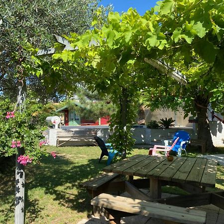 Chambre d'hôtes Le Cyprès Bleu Roussillon (Isere) Exterior foto